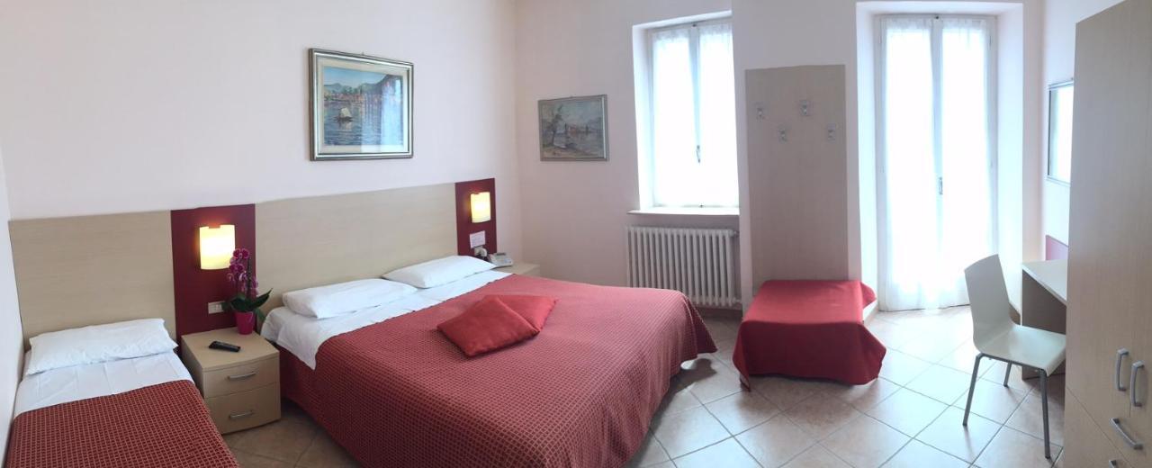 Albergo Riva Reno Di Leggiuno Exterior foto